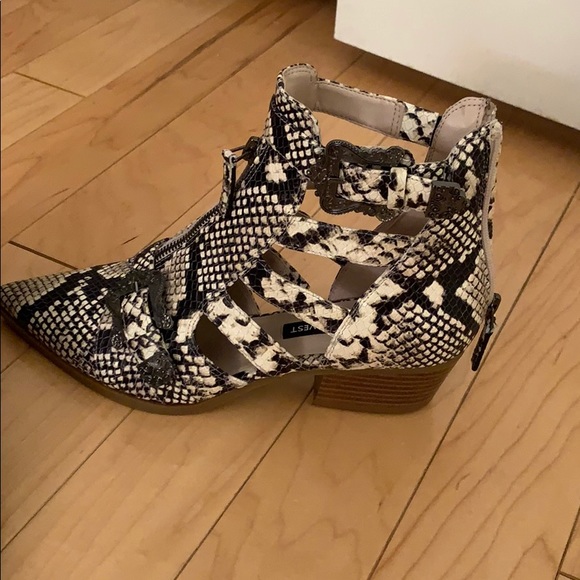Nine West snakeskin booties - Picture 2 of 2